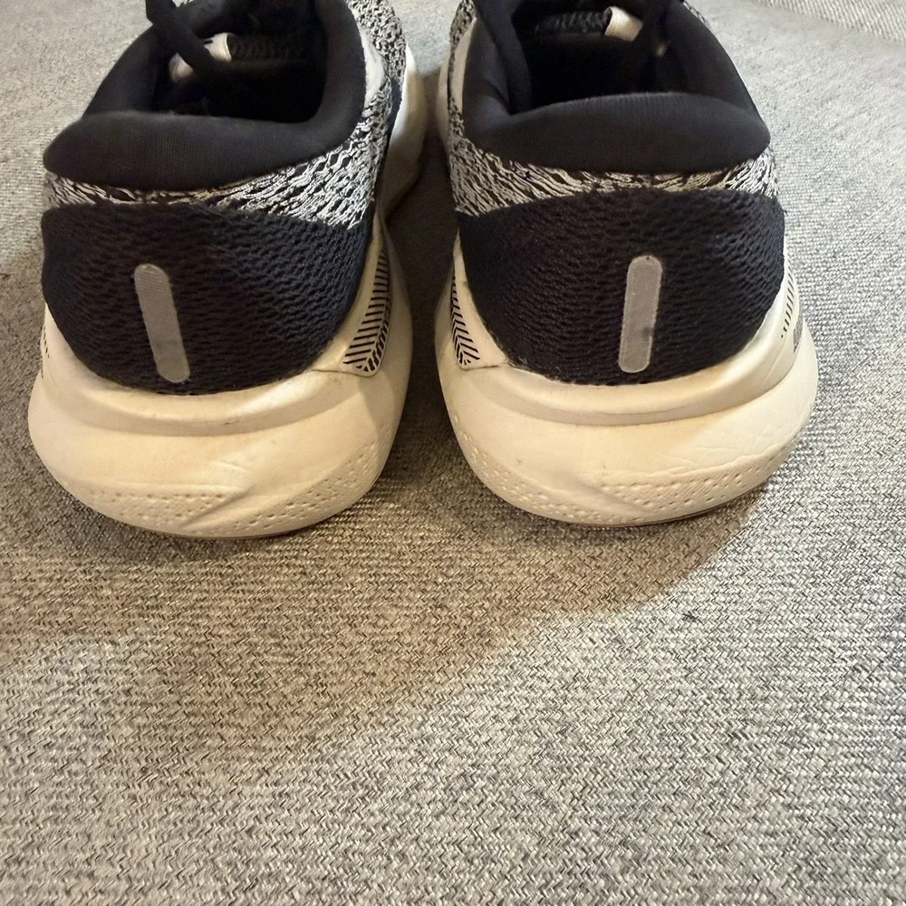 Brooks Adrenaline GTS 23 Womens 6.5 Black White Running Shoes DNA Loft